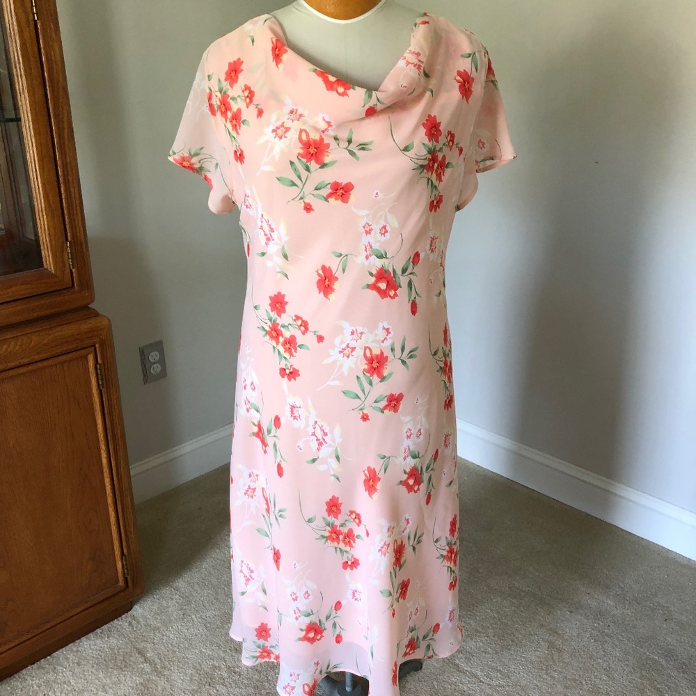 Floral Scoop Neck Short Sleeve Midi Dress